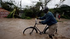 Hurikán Matthew na západním pobeí Haiti zpsobil záplavy a sesuvy pdy (5....