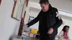 Volby na Pomezních Boudách v Krkonoích, kde je zejm nejvýe poloené volební...