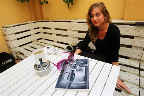 Mladá ostrovská spisovatelka Petra Kovaíková vydala svoji kniní prvotinu...