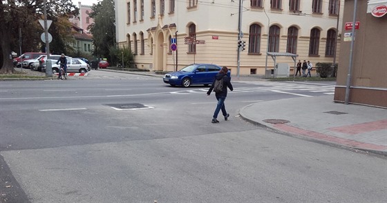 U křižovatky Husovy třídy a ulice J. Haška v Budějovicích je místo pro...