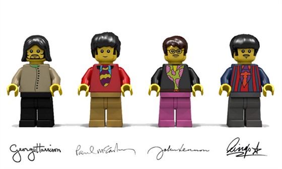 I LEGO se inspirovalo kultovnmi Beatles. Pineslo set se lutou ponorkou.