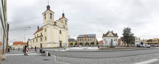 Námstí v Chrasti bhem rekonstrukce.