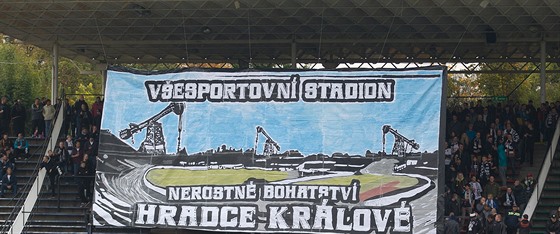 Hradetí fanouci se na návrat na Vesportovní stadion pipravili.
