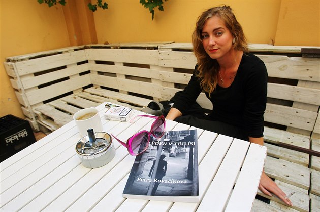Mladá ostrovská spisovatelka Petra Kovaíková vydala svoji kniní prvotinu...