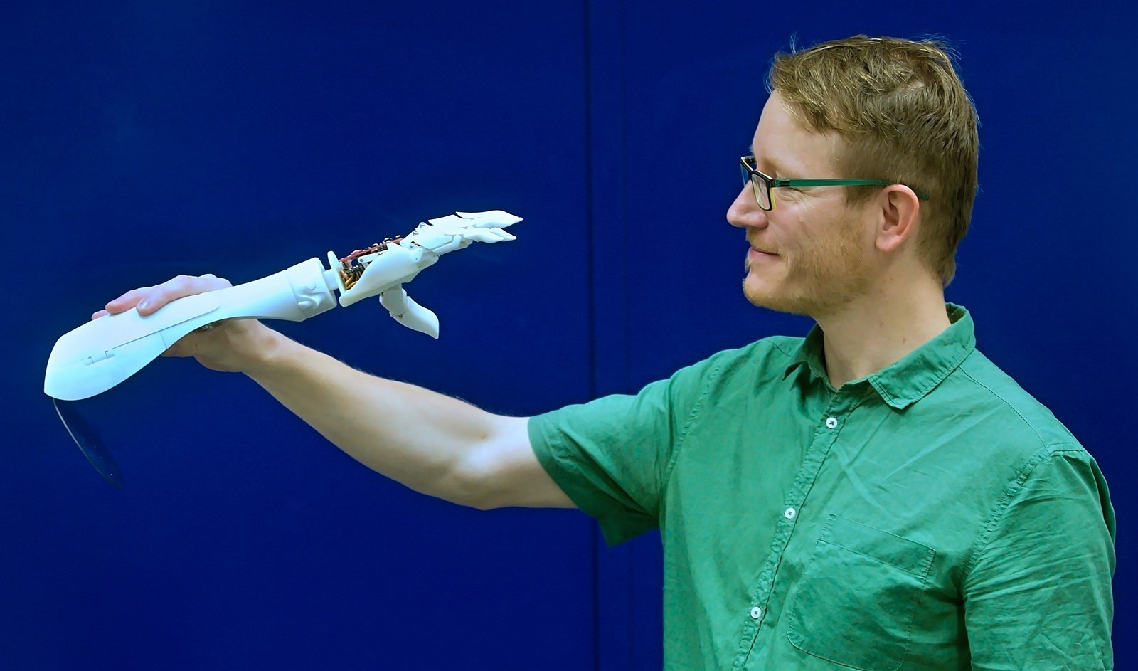 Pneumatika, umělá ruka i boty. Liberecká univerzita boduje 3D tiskem