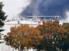 Hustý dým stoupá z chemiky BASF v nmeckém Ludwigshafenu, kde dolo k explozi...