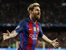 Lionel Messi slaví branku do sít Manchesteru City.