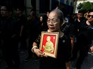 Thajci v Bangkoku pili vzdát hold svému zesnulému králi. (14.10.2016)