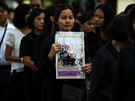 Thajsko drí státní smutek po smrti krále Pchúmipchona Adundéta.