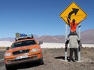 Men dopravn znaky v Chile.