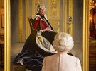 Královna Albta II. se svým novým portrétem od malíe Henryho Warda u...