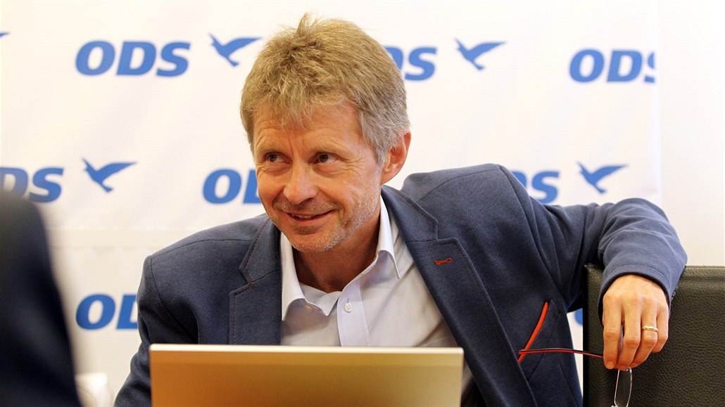 Milo� Vystr�il obhájil na Jihlavsku post senátora.