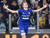 esk zlonk Jakub Jankto z Udine oslavuje svj gl do st Juventusu