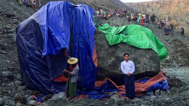 Gigantick kus nefritu nalezen v Barm (15. jna 2016)