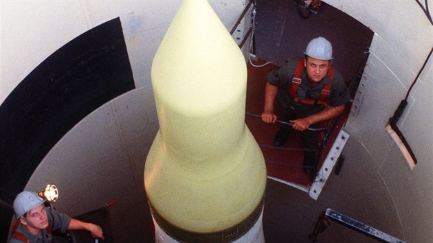 Elektrodrba stely Minuteman III v odpalovacm sile (Oscar-01 Launch Control Facility, 1. ledna 1980)