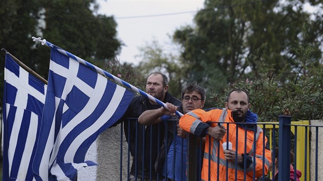 V Řecku protestovali rodiče proti nástupu malých migrantů do školy (10. říjen 2016).