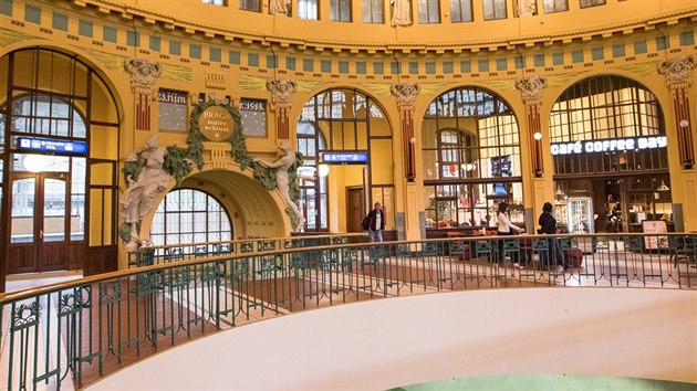 Stav budovy pra�sk�ho Hlavn�ho n�dra�� 17. ��jna 2016