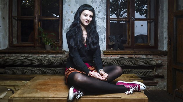 Lektorka j�gy a indolo�ka Barbora Hu.