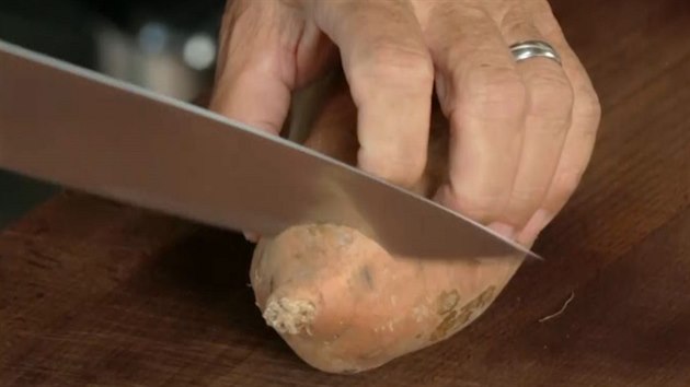 Koupat je nemus�te, jen odkrojte �pi�ky.