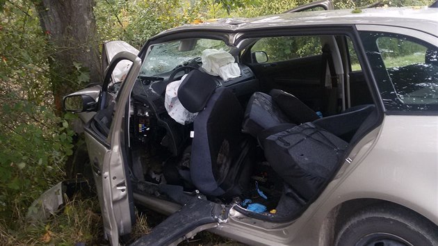 Pi tragick nehod v Rychnov nad Knnou zemel jeden lovk, dal dva skonili v nemocnici (11.10.2016).