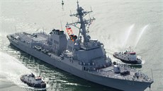Americký torpédoborec USS Mason (13.10.2016).