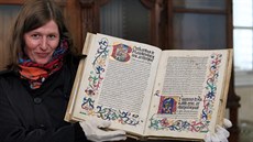 Magdeburskou kroniku, bohat zdobený rukopis na pergamenu z roku 1525, ukazuje...