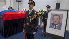 Veejnost se na Slovensku louila se zesnulým prvním prezidentem Michalem...