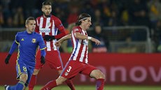 Momentka z utkání Ligy mistr mezi Atléticem Madrid a Rostovem.