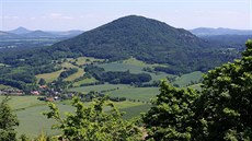 Hora Vlho (614 m) v CHKO Kokoínsko