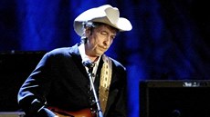 Americký hudebník Bob Dylan během vystoupení v divadle Wiltern Theatre v Los...