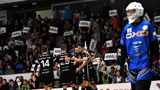 ZÁPAS PRO KOLÁKY. Mladá Boleslav (v erném) slaví gól proti Bohemians ve...