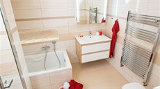 Formát 20×60 cm koupelnu opticky zv�t�uje, tomu napomáhají i zvolené jemné...