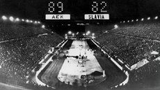 Byl pozdní večer, čtvrtý apríl 1968. Basketbalisté AEK Atény hostili ve finále...