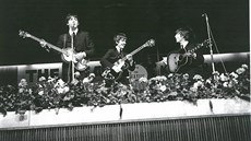 Beatles v Kodani v ervnu 1964. Kvtiny byly na ozdobu, ovem kdy bylo...