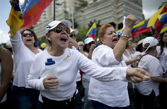 Demonstrace za odvolání venezuelského prezidenta Nicoláse Madura v Caracasu...