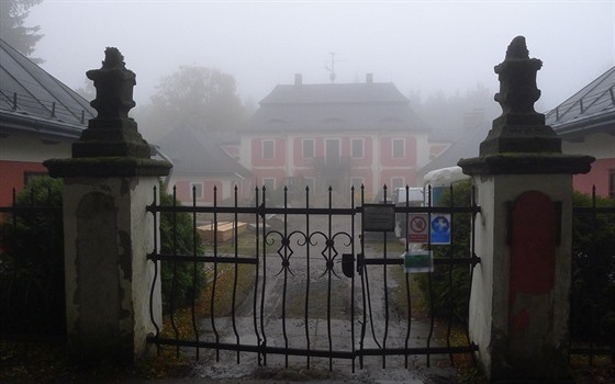 Lovecký zámeek Karltejn na Chrudimsku v íjnu 2016.