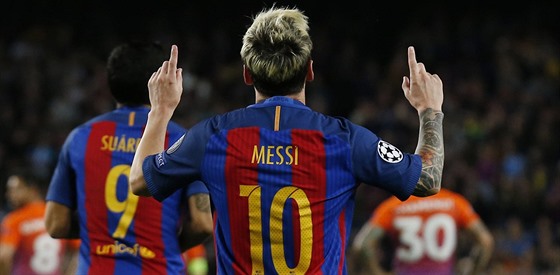 Lionel Messi z Barcelony se raduje v utkání Ligy mistr proti Manchesteru City.