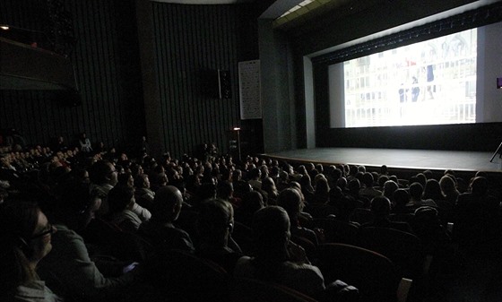 Zahájení letoního Mezinárodního festivalu dokumentárních film v Jihlav sledovali diváci pouze na plátn.