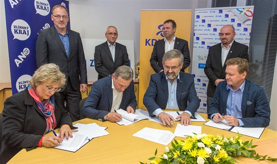 Lidovci, hnutí ANO, STAN a ODS podepsali memorandum o koaliční spolupráci v roce 2016.