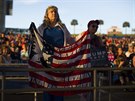 Fanynky Donalda Trumpa na mítinku v Tamp na Florid. (24.10. 2016)