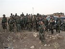 Kurdtí pemergové asi 20 kilometr severovýchodn od Mosulu (19. íjna 2016)