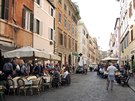Ulice Borgo Pio vedoucí k branám Vatikánu (14. íjna 2016)