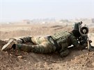 Kurdský bojovník s raketometem Milan u vesnice Navaran severn od Mosulu (28....