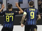 Antonio Candreva oslavuje vítězný gól v utkání mezi Interem Milán a...