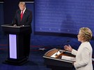Trump a Clintonová bhem závrené debaty (20. íjna 2016)