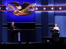 Trump a Clintonová bhem závrené debaty (20. íjna 2016)