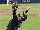 Carlos Santana z Clevelandu Indians se raduje z postupu do baseballové Svtové...
