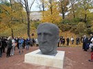 Socha bsnka a spisovatele Jana Skcela pod brnnskm pilberkem.