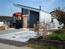 Stavbu navrhl mladý architekt Takanobu Kishimoto ze studia Container Design z...