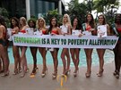 eská Miss Earth 2016 Kristýna Kubíková s dalími soutícími svtového finále...